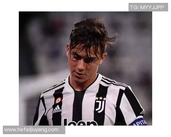 尤文图斯足球明星风采展现精彩瞬间的视觉盛宴 尤文图斯足球明星风采展现精彩瞬间的视觉盛宴